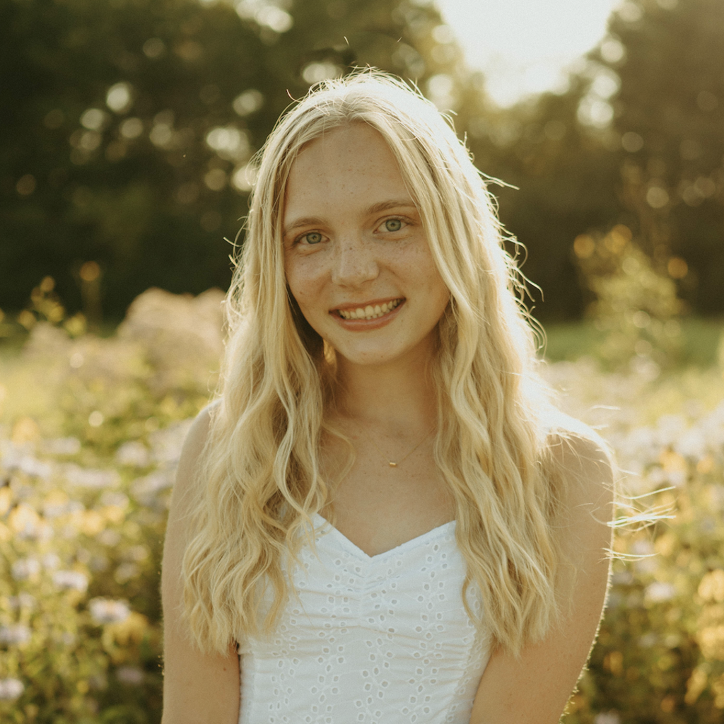 Kate Olson Headshot